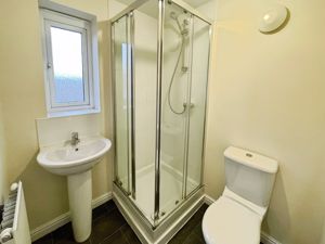 Ensuite- click for photo gallery